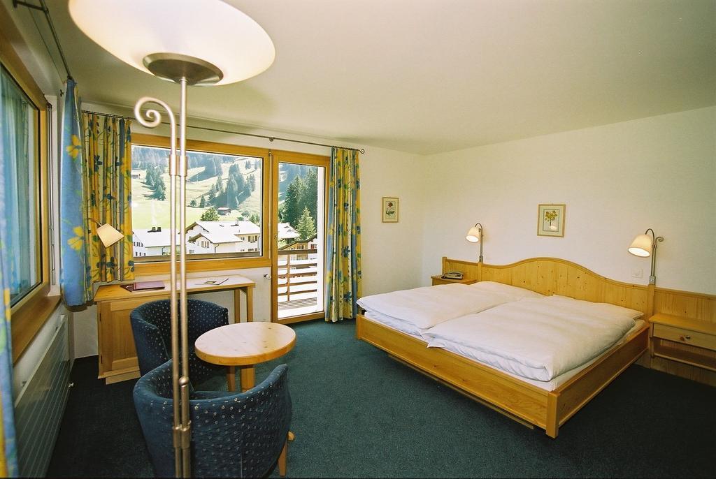 Hotel Alpina Parpan Exterior foto